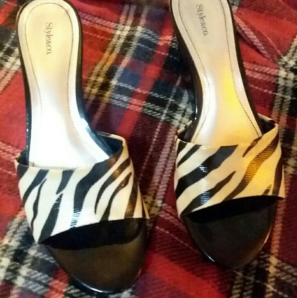 Wedge heels
